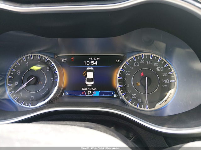 Продаж на аукціоні авто 2015 Chrysler 200 C, vin: 1C3CCCCG7FN565280, номер лоту: 45019820