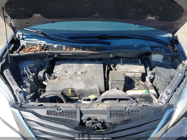 45019821 :رقم المزاد ، 5TDKK3DC6DS307538 vin ، 2013 Toyota Sienna Le V6 8 Passenger مزاد بيع