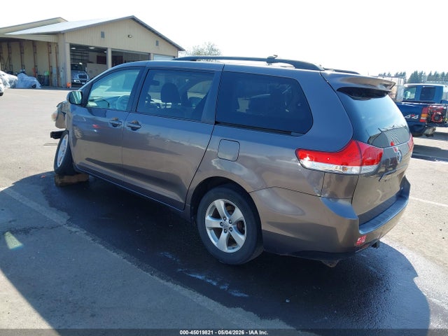 45019821 :رقم المزاد ، 5TDKK3DC6DS307538 vin ، 2013 Toyota Sienna Le V6 8 Passenger مزاد بيع