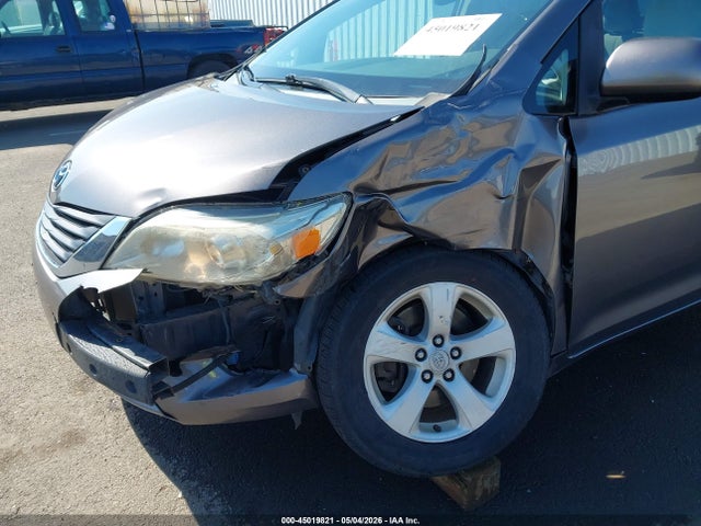 45019821 :رقم المزاد ، 5TDKK3DC6DS307538 vin ، 2013 Toyota Sienna Le V6 8 Passenger مزاد بيع