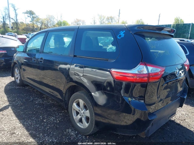 2018 Toyota Sienna L 7 Passenger მანქანა იყიდება აუქციონზე, vin: 5TDZZ3DC9JS962007, აუქციონის ნომერი: 45019899