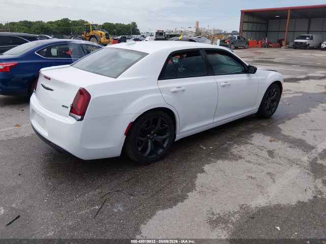 Продажа на аукционе авто 2020 Chrysler 300 Touring, vin: 2C3CCAAGXLH194739, номер лота: 45019932