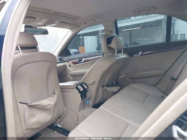 Продажа на аукционе авто 2011 Mercedes-benz C 300 Luxury/sport, vin: WDDGF5EB3BR171401, номер лота: 45020001