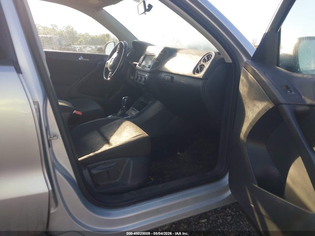 2015 Volkswagen Tiguan S მანქანა იყიდება აუქციონზე, vin: WVGAV7AX5FW611024, აუქციონის ნომერი: 45020009
