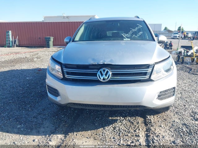 2015 Volkswagen Tiguan S მანქანა იყიდება აუქციონზე, vin: WVGAV7AX5FW611024, აუქციონის ნომერი: 45020009