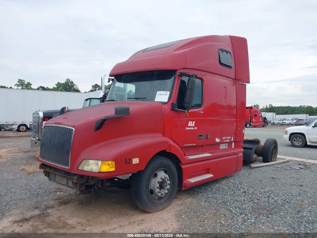 45020149 :رقم المزاد ، 4V4NC9JH21N306051 vin ، 2001 Volvo Vn Vnl مزاد بيع