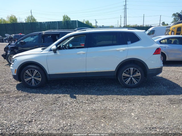 2018 Volkswagen Tiguan 2.0t Se/2.0t Sel მანქანა იყიდება აუქციონზე, vin: 3VV2B7AX3JM145878, აუქციონის ნომერი: 45020244