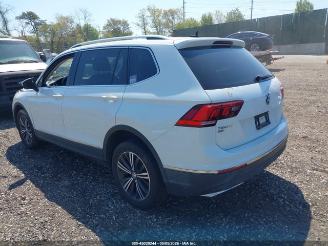 2018 Volkswagen Tiguan 2.0t Se/2.0t Sel მანქანა იყიდება აუქციონზე, vin: 3VV2B7AX3JM145878, აუქციონის ნომერი: 45020244