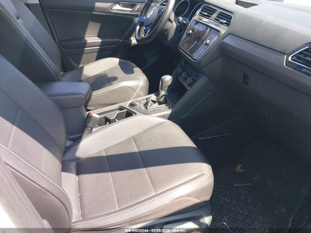 2018 Volkswagen Tiguan 2.0t Se/2.0t Sel მანქანა იყიდება აუქციონზე, vin: 3VV2B7AX3JM145878, აუქციონის ნომერი: 45020244
