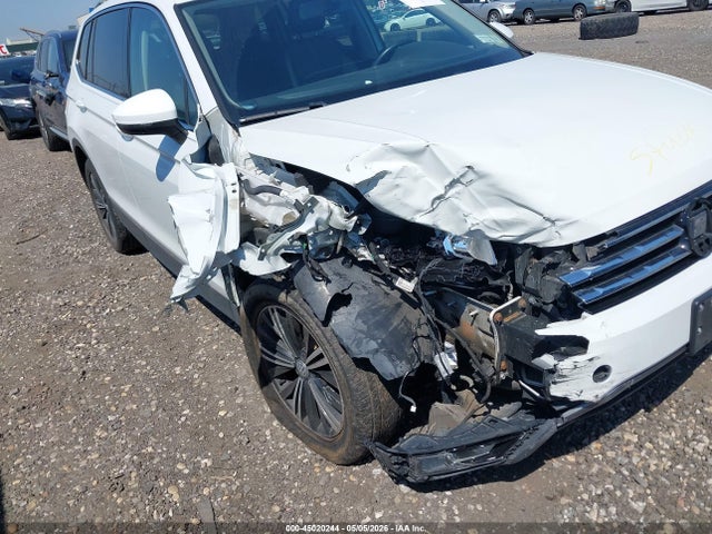 2018 Volkswagen Tiguan 2.0t Se/2.0t Sel მანქანა იყიდება აუქციონზე, vin: 3VV2B7AX3JM145878, აუქციონის ნომერი: 45020244