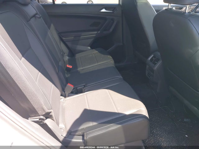 2018 Volkswagen Tiguan 2.0t Se/2.0t Sel მანქანა იყიდება აუქციონზე, vin: 3VV2B7AX3JM145878, აუქციონის ნომერი: 45020244