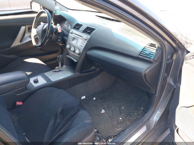 45020256 :رقم المزاد ، 4T1BF3EK6AU041323 vin ، 2010 Toyota Camry Se مزاد بيع