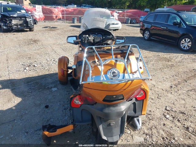45020283 :رقم المزاد ، 2BXNBDD16EV000499 vin ، 2014 Can-am Spyder Roadster Rt/rts/rt Limited مزاد بيع