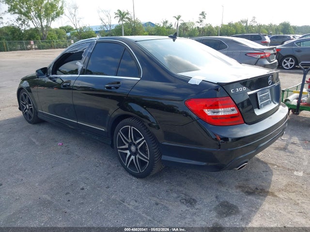 Aukcja sprzedaży 2013 Mercedes-benz C 300 Sport 4matic, vin: WDDGF8AB2DA821117, numer aukcji: 45020341