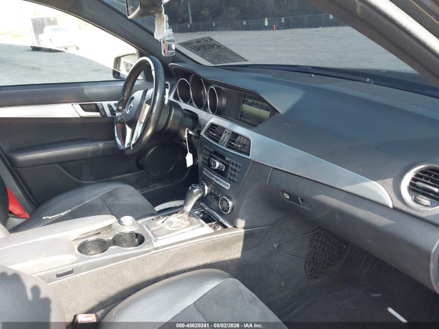 Aukcja sprzedaży 2013 Mercedes-benz C 300 Sport 4matic, vin: WDDGF8AB2DA821117, numer aukcji: 45020341