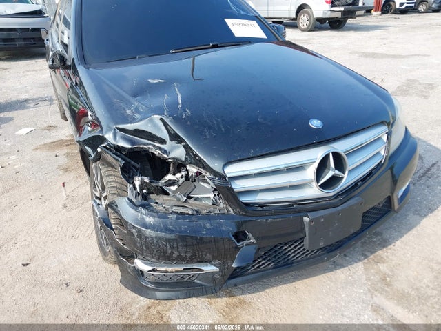 Aukcja sprzedaży 2013 Mercedes-benz C 300 Sport 4matic, vin: WDDGF8AB2DA821117, numer aukcji: 45020341