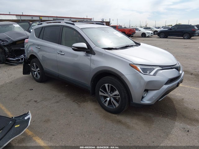 2018 Toyota Rav4 Xle მანქანა იყიდება აუქციონზე, vin: JTMRFREV9JJ196370, აუქციონის ნომერი: 45020344