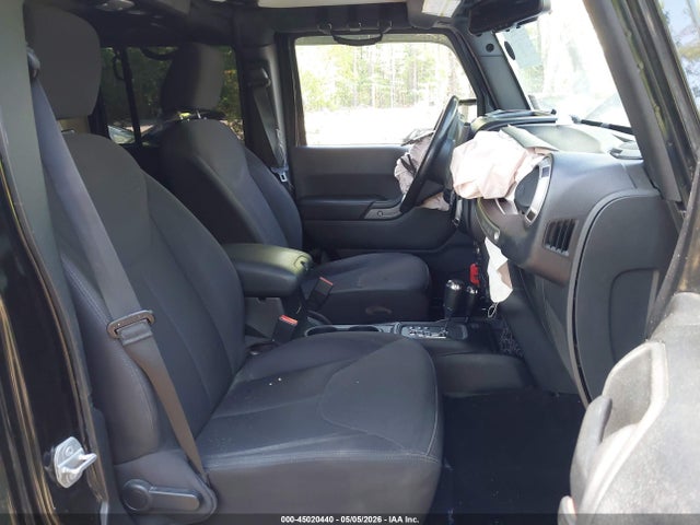 45020440 :رقم المزاد ، 1C4BJWDG2FL694049 vin ، 2015 Jeep Wrangler Unlimited Sport مزاد بيع