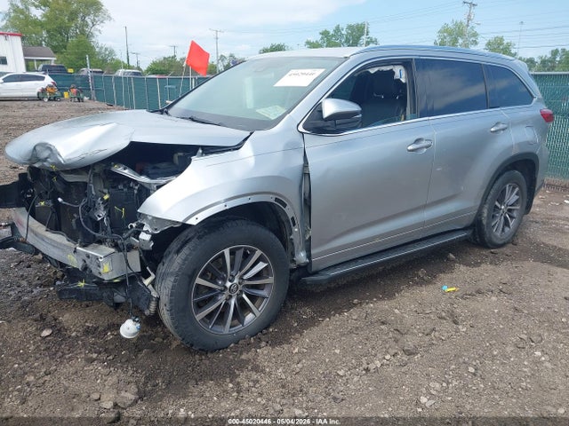 2017 Toyota Highlander Xle მანქანა იყიდება აუქციონზე, vin: 5TDJZRFH6HS369529, აუქციონის ნომერი: 45020446