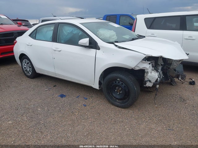 Toyota COROLLA LE 2018 2T1BURHE1JC016488 Image 1