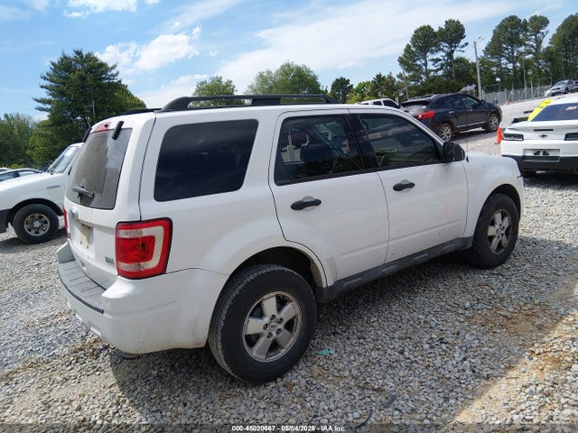 45020667 :رقم المزاد ، 1FMCU0DG7AKA08333 vin ، 2010 Ford Escape Xlt مزاد بيع