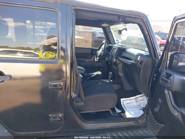 45020682 :رقم المزاد ، 1C4BJWDG5HL584048 vin ، 2017 Jeep Wrangler Unlimited Sport 4x4 مزاد بيع