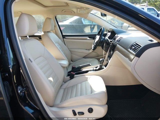 2017 Volkswagen Passat V6 Sel Premium მანქანა იყიდება აუქციონზე, vin: 1VWCM7A3XHC041441, აუქციონის ნომერი: 45020693