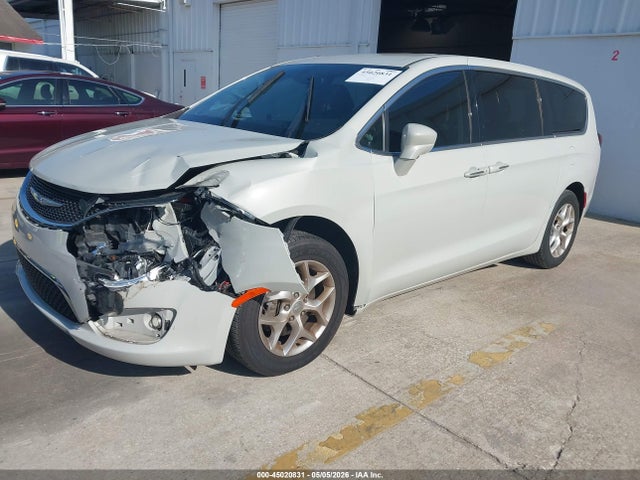 Продажа на аукционе авто 2020 Chrysler Pacifica Touring, vin: 2C4RC1FGXLR261932, номер лота: 45020831