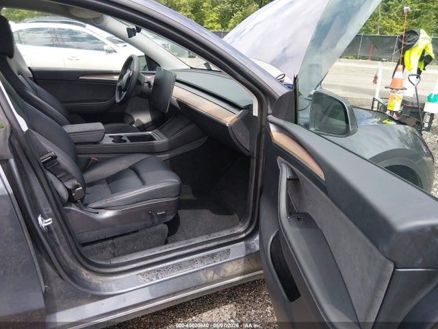 Продажа на аукционе авто 2023 Tesla Model Y Awd/long Range Dual Motor All-wheel Drive, vin: 7SAYGAEE3PF671315, номер лота: 45020840