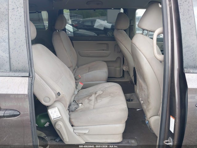 45020845 :رقم المزاد ، KNDMB5C18F6055671 vin ، 2015 Kia Sedona Lx مزاد بيع