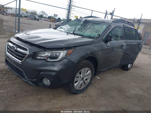 45020855 :رقم المزاد ، 4S4BSAFC8J3389847 vin ، 2018 Subaru Outback 2.5i Premium مزاد بيع