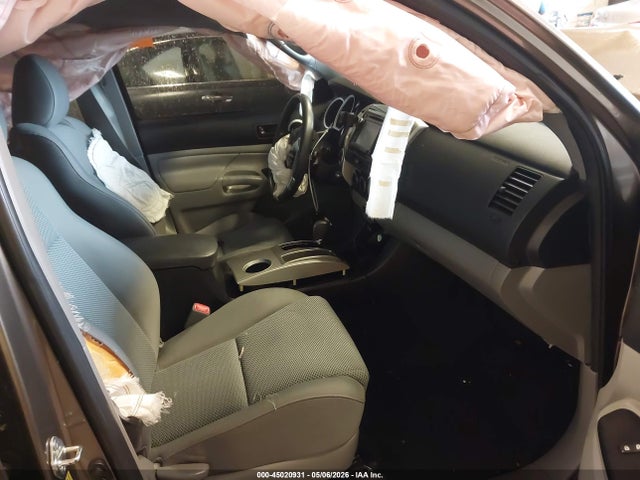 45020931 :رقم المزاد ، 3TMLU4EN6FM199378 vin ، 2015 Toyota Tacoma Base V6 مزاد بيع
