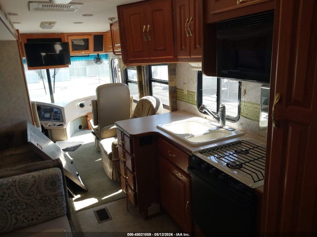 2002 Freightliner Chassis X Line Motor Home მანქანა იყიდება აუქციონზე, vin: 4UZAAJBV62CK33040, აუქციონის ნომერი: 45021059