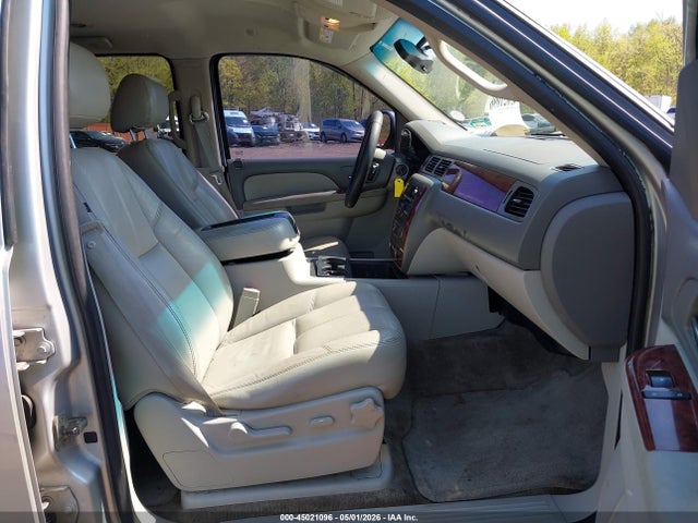 2011 Chevrolet Tahoe Lt მანქანა იყიდება აუქციონზე, vin: 1GNSKBE0XBR183551, აუქციონის ნომერი: 45021096