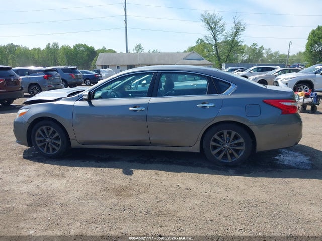Продажа на аукционе авто 2017 Nissan Altima 2.5 Sl, vin: 1N4AL3AP5HC256837, номер лота: 45021117