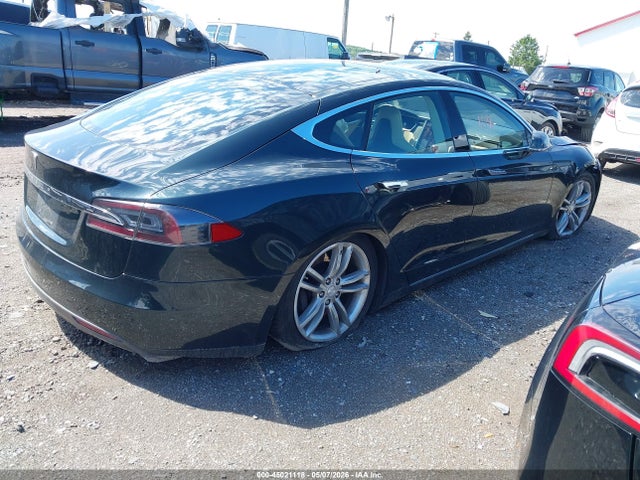 45021118 :رقم المزاد ، 5YJSA1CN5DFP03457 vin ، 2013 Tesla Model S مزاد بيع