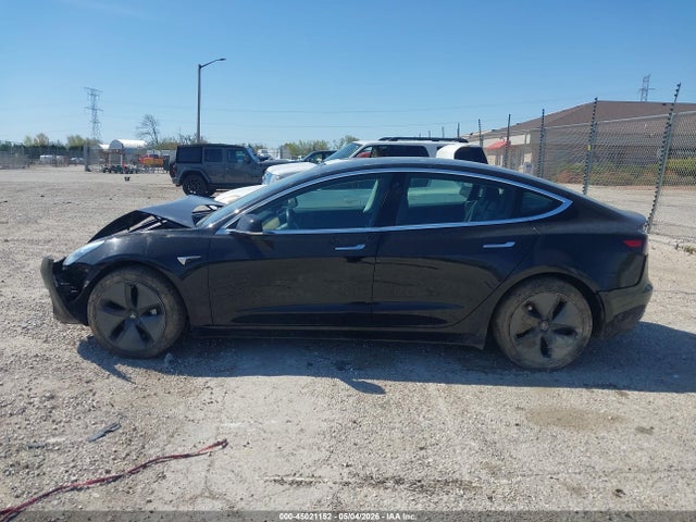 45021152 :رقم المزاد ، 5YJ3E1EB1KF193455 vin ، 2019 Tesla Model 3 Long Range/performance مزاد بيع