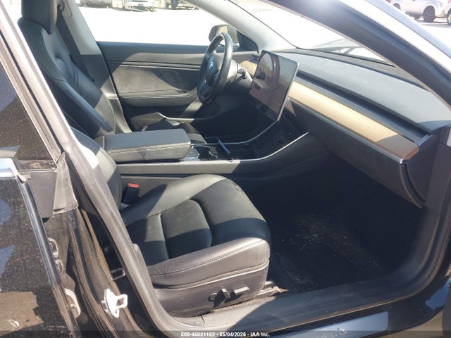 45021152 :رقم المزاد ، 5YJ3E1EB1KF193455 vin ، 2019 Tesla Model 3 Long Range/performance مزاد بيع