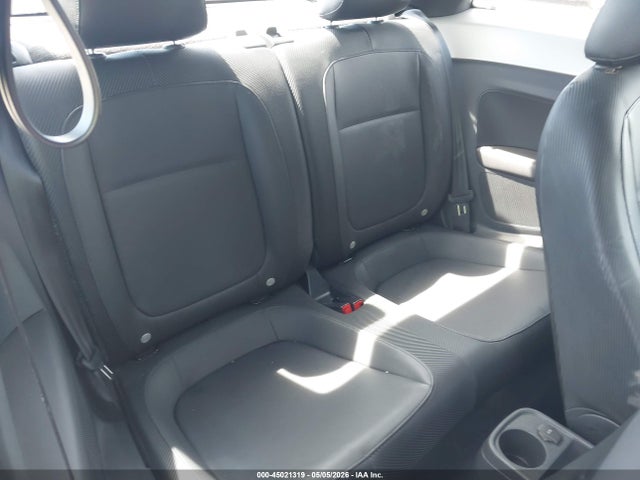 Продаж на аукціоні авто 2012 Volkswagen Beetle 2.5l, vin: 3VWJP7AT7CM645700, номер лоту: 45021319