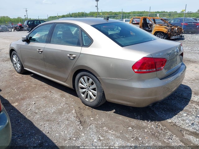 45021339 :رقم المزاد ، 1VWAT7A34FC101379 vin ، 2015 Volkswagen Passat 1.8t Wolfsburg Edition مزاد بيع