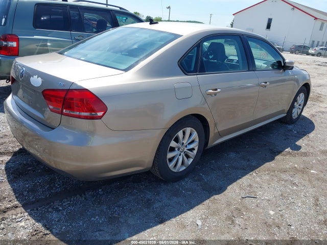 45021339 :رقم المزاد ، 1VWAT7A34FC101379 vin ، 2015 Volkswagen Passat 1.8t Wolfsburg Edition مزاد بيع