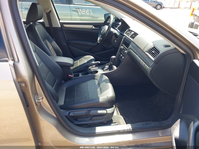 45021339 :رقم المزاد ، 1VWAT7A34FC101379 vin ، 2015 Volkswagen Passat 1.8t Wolfsburg Edition مزاد بيع