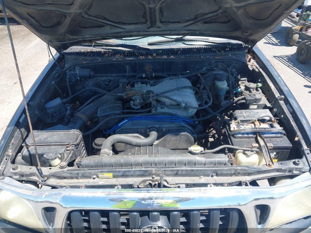 45021366 :رقم المزاد ، 5TEWN72N21Z852042 vin ، 2001 Toyota Tacoma Base V6 مزاد بيع