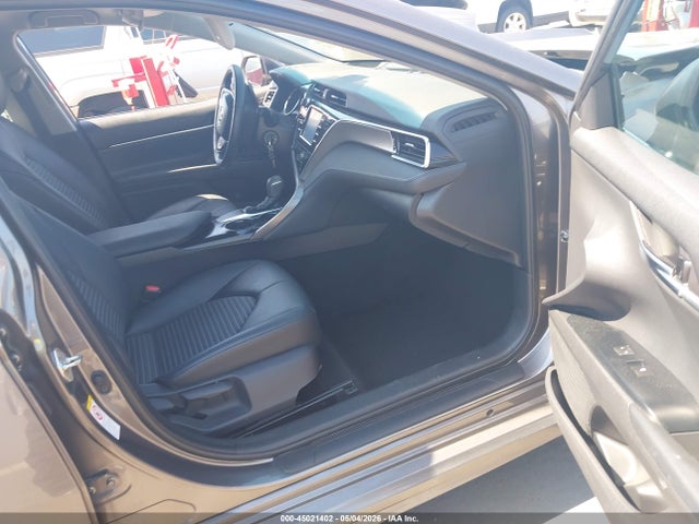 Продаж на аукціоні авто 2018 Toyota Camry Se, vin: 4T1B11HK2JU663710, номер лоту: 45021402