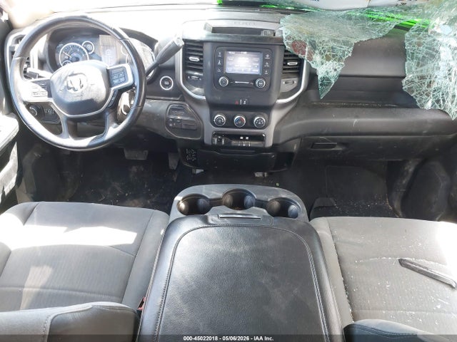Продажа на аукционе авто 2020 Ram 2500 Big Horn  4x4 6'4 Box, vin: 3C6UR5DL6LG156009, номер лота: 45022018