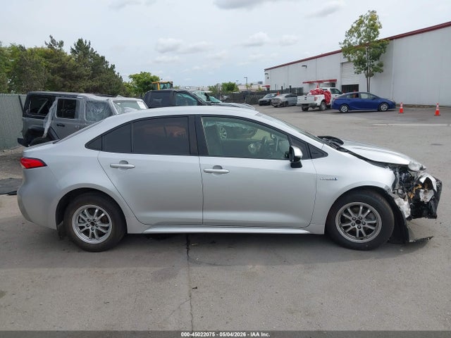 Toyota Corolla Hybrid Le 2021 JTDEAMDE7MJ015675 Image 13