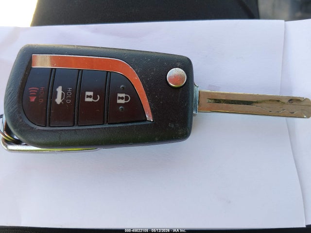 45022105 :رقم المزاد ، 4T1B11HK2KU760391 vin ، 2019 Toyota Camry Le مزاد بيع