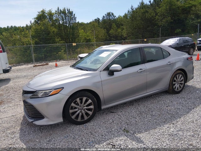 45022105 :رقم المزاد ، 4T1B11HK2KU760391 vin ، 2019 Toyota Camry Le مزاد بيع