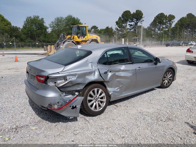45022105 :رقم المزاد ، 4T1B11HK2KU760391 vin ، 2019 Toyota Camry Le مزاد بيع