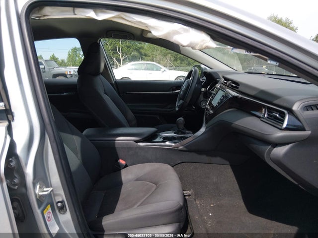 45022105 :رقم المزاد ، 4T1B11HK2KU760391 vin ، 2019 Toyota Camry Le مزاد بيع